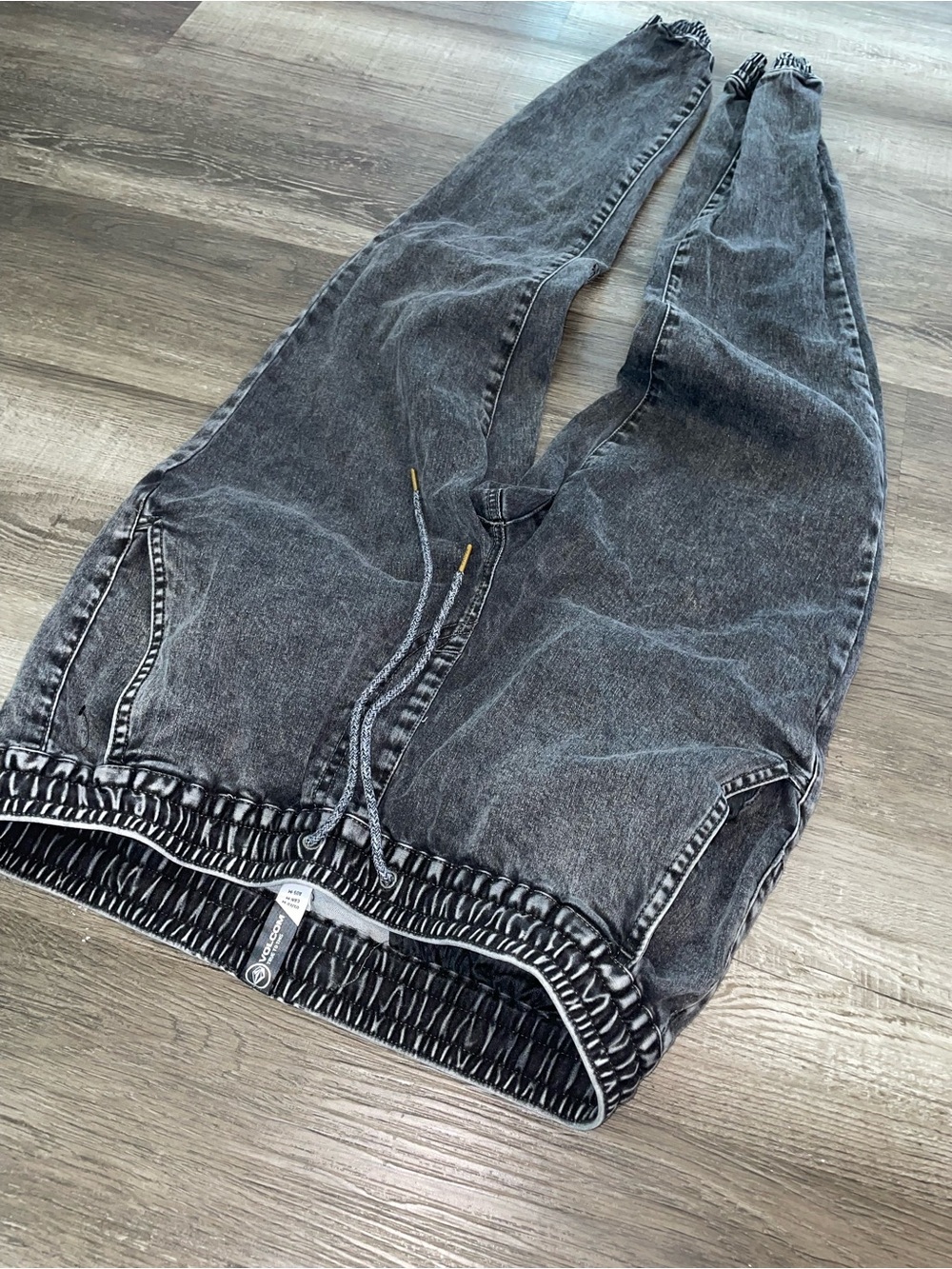 Volcom Women's Black Washed Boyfriend Jogger Jeans Size M